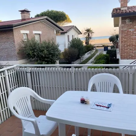 Apartment Beachside Retreat With Stunning Sea Views Bibione