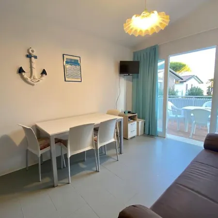 Beachside Retreat With Stunning Sea Views Apartment *