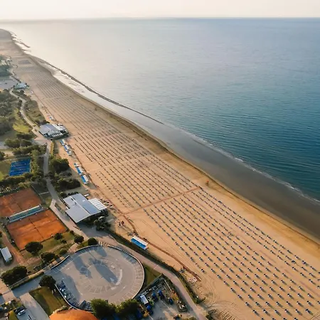 Beachside Retreat With Stunning Sea Views Apartment *
